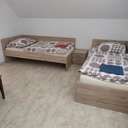 Bed & Breakfast Zavetisce V Gozdu Križe